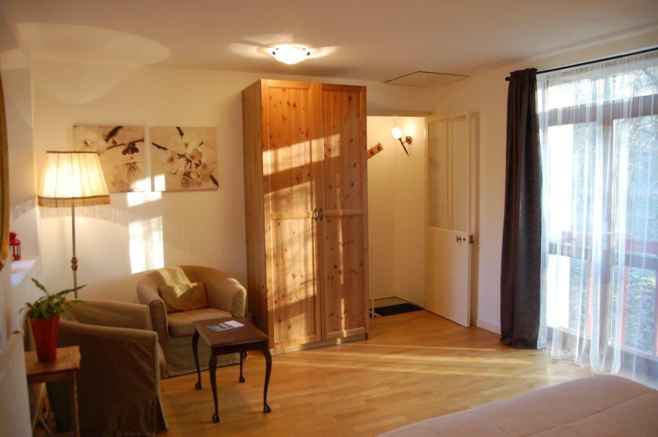 Gite Dans Un Domaine Historique Chevreuse Ngoại thất bức ảnh